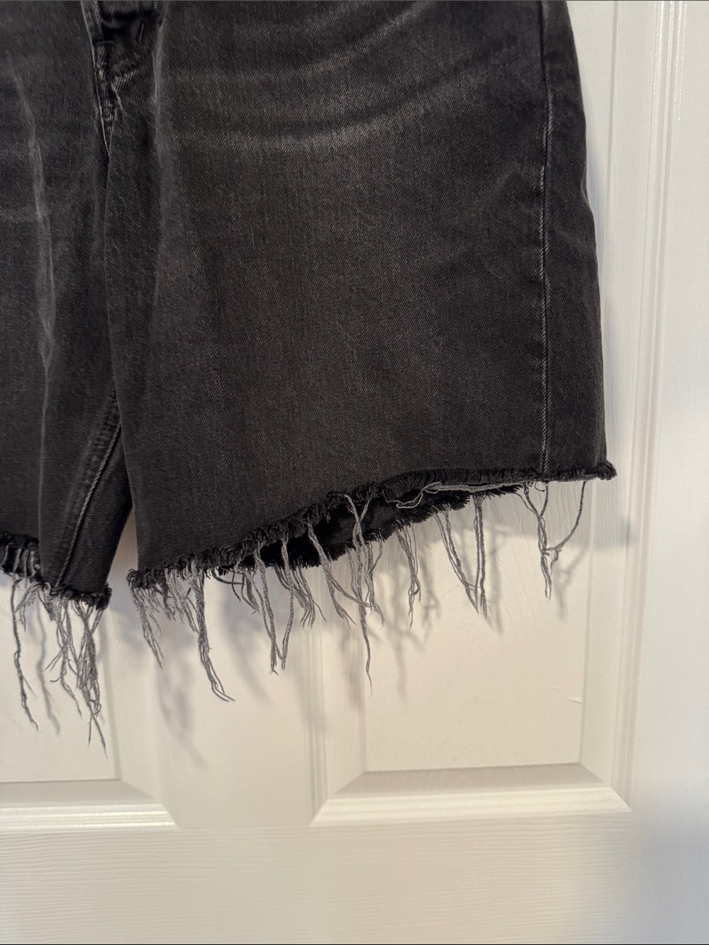Madewell Women The Essex Long Baggy Short Raw Hem Black Denim Cutoff Size 30 - Picture 4 of 7